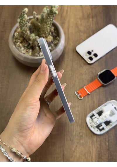 Apple iPhone 13 Uyumlu Süper İnce Mat Ultra Thin Silikon Kılıf Buzlu Beyaz