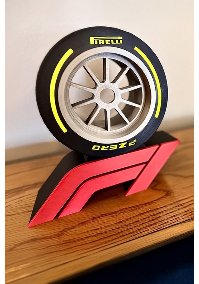 Formula 1 Lastik Temalı Dekoratif Masa Üstü Standı