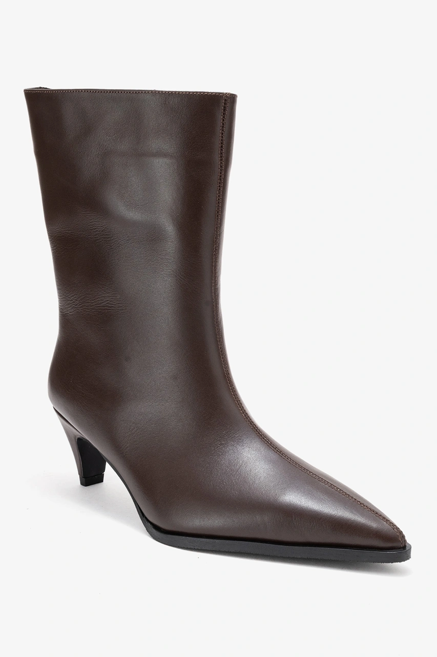 Luvishoes Luvi Shoes Aleo Kahverengi Cilt Hakiki Deri Sivri Burunlu Kadın Kısa Topuklu Bot Kahverengi Deri Luvishoes Luvi Shoes Aleo Kahverengi Cilt Hakiki Deri Sivri Burunlu Kadın Kısa Topuklu Bot Kahverengi Deri