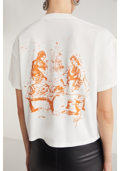 Grımelange Fına Kadın Sırt Baskı Detaylı Regular Fit Bisiklet Yakalı %100 Organik Pamuklu Ekru T-shirt Grımelange Fına Kadın Sırt Baskı Detaylı Regular Fit Bisiklet Yakalı %100 Organik Pamuklu Ekru T-shirt