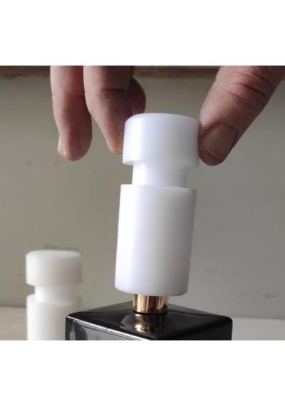 Kolay Kapama Aparatı Ve Parfüm Şişesi 50 Ml 10 Adet Sprey Aparat İle Kapatılır Dolgulu Özel Kare Kolay Kapama Model