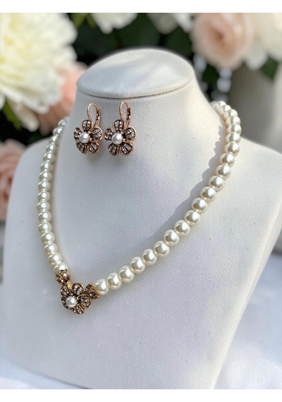 Kristal Taşlı Çiçek Figürlü İnci Kolye Ve Küpe Seti Beyaz 61086121