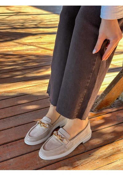 Erva'nın Butiği Bej Süet Teseri Gold Sarmal Toka Detay Kadın Loafer-6046