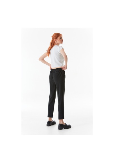 Fullamoda Basic Beli Lastikli Carrot Fit Kumaş Pantolon- Siyah 24KGB279200760-Siyah