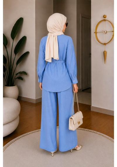 Hira Life Fashion Kadın Kolu Taş Detaylı Bel Bağlamalı Salaş Keten Gömlek Pantolon İki 'li Şık Takım Mavi Mavi Hira Life Fashion Kadın Kolu Taş Detaylı Bel Bağlamalı Salaş Keten Gömlek Pantolon İki 'li Şık Takım Mavi Mavi