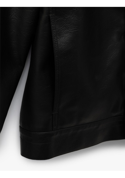 Koton Klasik Yaka Kapaklı Cep Detaylı Uzun Kollu Slim Fit Suni Deri Ceket Siyah 6wam20100hw Siyah