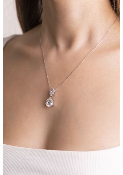 Beyaz Altın Sertifikalı Premium Created Damla Taşlı 5.06 Ct Effect Tektaş Kolye