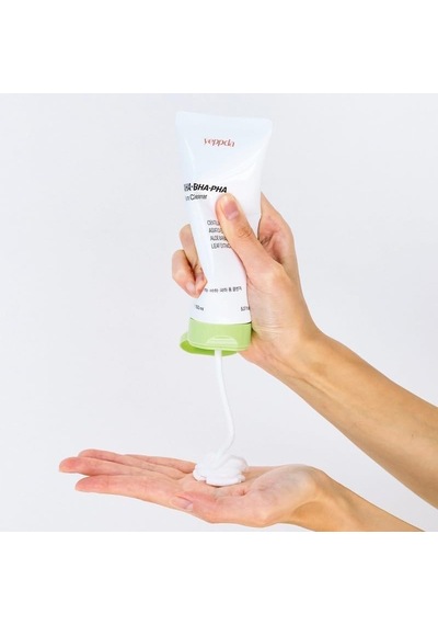 Hafif Asidik Akneli Ciltler İçin Yüz Temizleme Köpüğü Aha Bha Pha Foam Cleanser 150 Ml