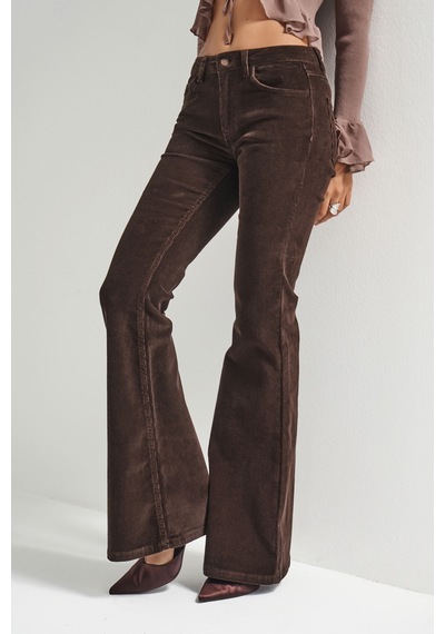 Itsbasic Kadın Koyu Kahverengi 26w5-136 Low Waist Flare Fit İnce Fitilli Velvet Kadife Kumaş Pantolon Koyu Kahve