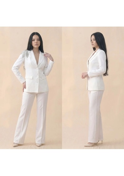 Orvelia Omuz Kanat Kristal İşlemeli Tailored Beyaz Blazer Ceket Ve Pantolon Takımı Selene