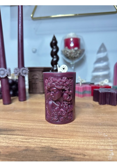 Kadın Figürlü Dekoratif Kabartma Mum - Boy :8cm - Çap: 5cm - Salon Ve Hediye Dekoru Bordo