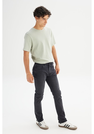 Lee Extreme Motion Slim Fit Dar Kesim Pamuklu Esnek Lacivery Denim Jean Pantolon Lacivert Lee Extreme Motion Slim Fit Dar Kesim Pamuklu Esnek Lacivery Denim Jean Pantolon Lacivert