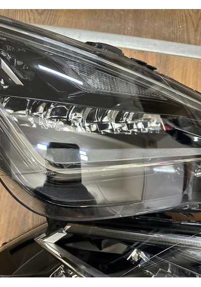 Seat Leon Ledli Beyinli Sağ Sol Far Lambası 2013-2016 5f1941007a
