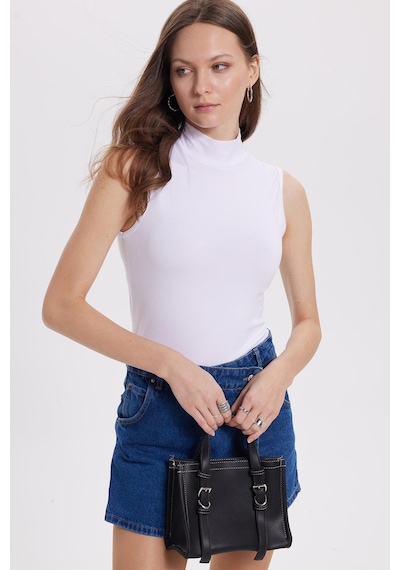 Tudors Kadın Regular Fit Klasik Kesim Viskon Kumaş Balıkçı Yaka Sıfır Kol Beyaz Bluz-34811 Beyaz
