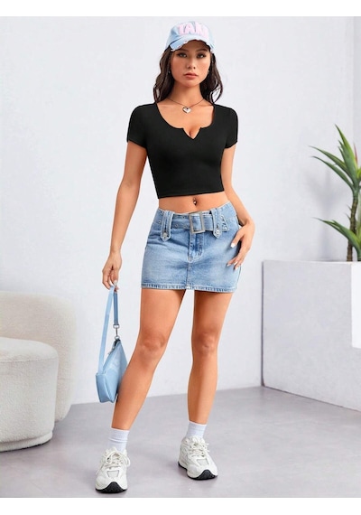 Liona Geniş U Yaka Siyah Renk Fitilli Kısa Kollu Slim Fit Crop Top Bluz