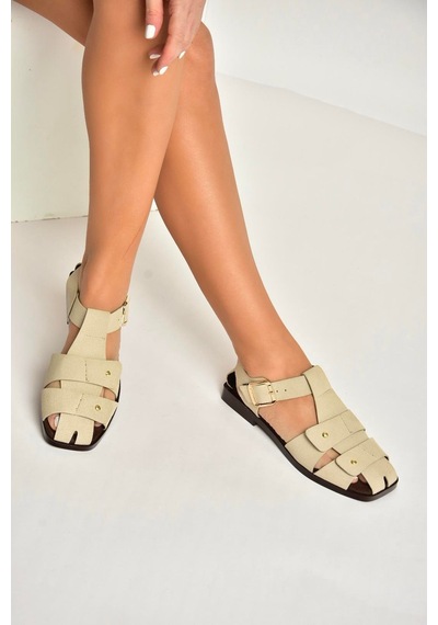 Fox Shoes Y458102502 Bej Süet Büyük Toka Detaylı Kadın Sandalet Bej