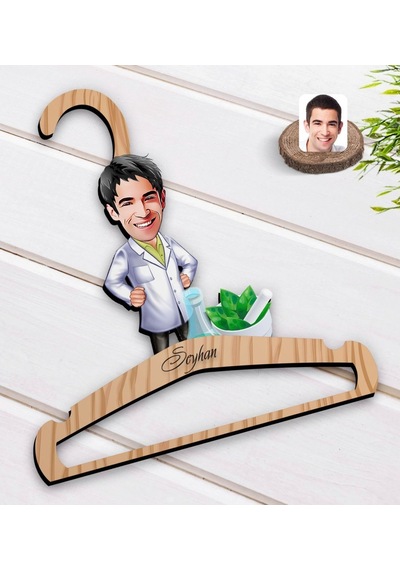 Kişiye Özel Erkek Eczacı Karikatürlü Standart Boy Ahşap Elbise As