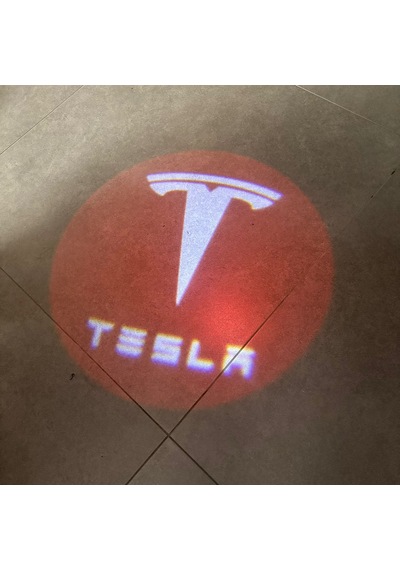 Tesla Model Y İçin Uyumlu Kapı Altı Aydınlatma Seti Kırmızı T Logo Ve Yazılı