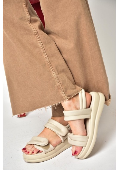 Fox Shoess973910409 Bej Kadın Sandalet Bej