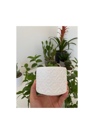 Çiçek Desenli Beyaz Beton Sukulent Saksı Beyaz