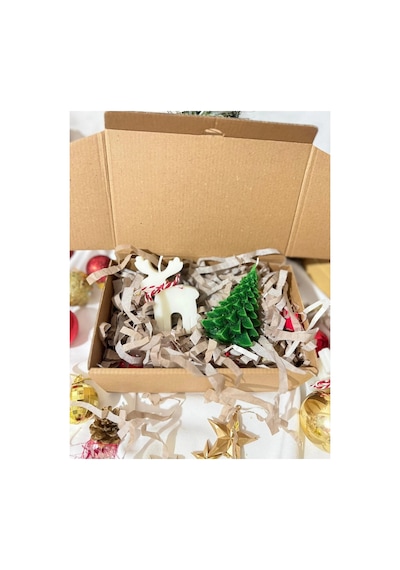 Dekoratif Hediyelik Çam Ağacı Ve Geyik Mum Soywax Yeşil Yılbaşı Hediye Pine Tree Candle Haki