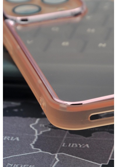 Apple Uyumlu iPhone 13 Pro Max Uyumlu Pembe Kenarlı Renkli Yarı Şeffaf Kapak Kılıf Kamera Lens Korumalı Pembe -