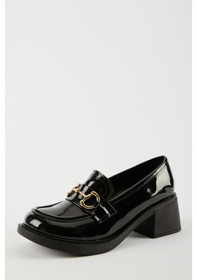 Selin Shoes Hily Gold Aksesuar Detay Kadın Loafer- Siyah Rugan