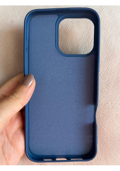 Apple Uyumlu iPhone 16 Pro Logolu İçi Kadife Silikon Lansman Kılıf