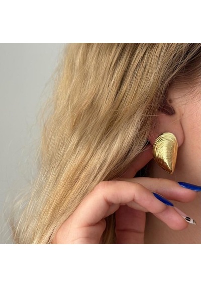 Tırtık Desenli Midye Gold Küpe