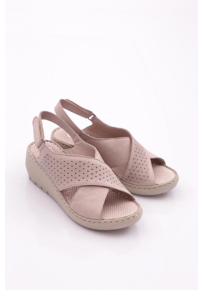 Dgn 1000 Kadin Delikli Kalin Topuk Sandalet 1000-2495-R4971 Gümüş