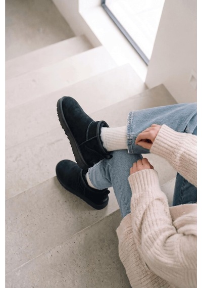 Neon Shoes Mini Süet İçi Kürklü İnce Taban Kadın Bot Siyah