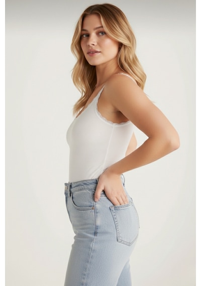Kadın Pamuklu Normal Kalıp Dantel Detaylı Regular Fit İnce Askılı Oyuk Yaka 2'li Atlet Siyah-beyaz Kadın Pamuklu Normal Kalıp Dantel Detaylı Regular Fit İnce Askılı Oyuk Yaka 2'li Atlet Siyah-beyaz