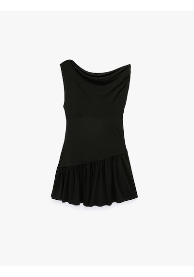 Koton Sandy Kumaş Kolsuz Omzu Açık Asimetrik Madonna Yaka Mini Elbise Siyah 7wak80048ek