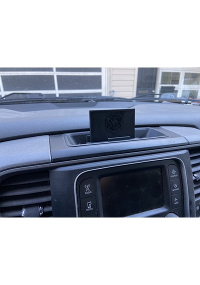 Ram 1500 Gösterge Paneli Telefon Tutucu
