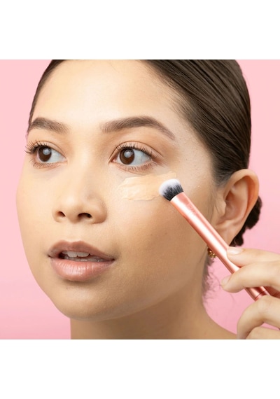 Real Techniques Kapatıcı Fırçası - Expert Concealer Brush