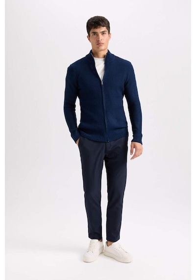 Defacto Çapraz Dokuma Chino Kumaş Pantolon Slim Fit Dar Kesim Dar Paça Basic Düz Cepli B2091AX23AU Lacivert Defacto Çapraz Dokuma Chino Kumaş Pantolon Slim Fit Dar Kesim Dar Paça Basic Düz Cepli B2091AX23AU Lacivert