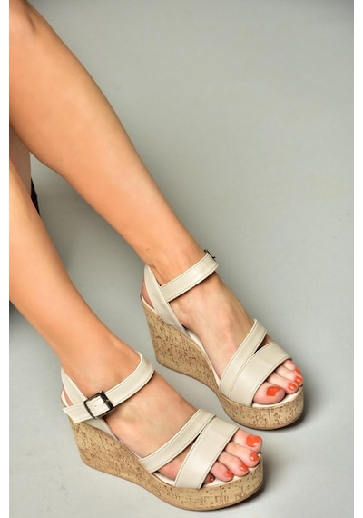 Fox Shoes S996061209 Bej Dolgu Topuklu Kadın Ayakkabı Bej