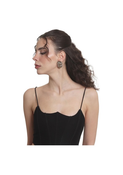 Kadın Lak Gümüş Renk Kaplama Çivili Model Spiral Baskılı Tasarım Küpe Gümüş