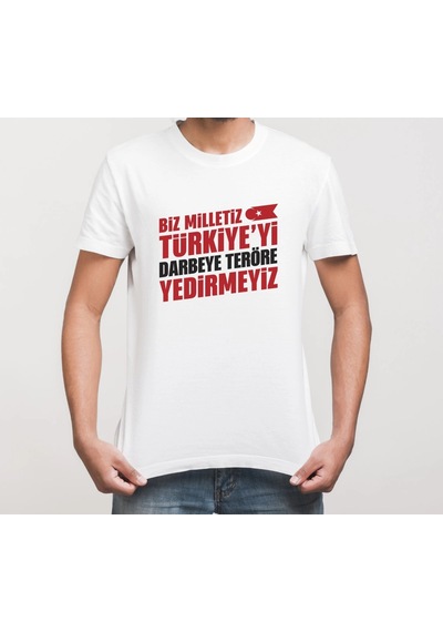 15 Temmuz Demokrasi Milli Birlik Yedirmeyiz Baskılı Bisiklet Yaka T-shirt - Beyaz Çok Renkli