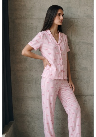 V Yaka Düğmeli Casual Pembe Pijama Takımı