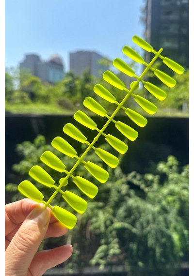24 Adet Renkli Orta Uzun Küt Takma Tırnak 1135 Limoni Yeşil