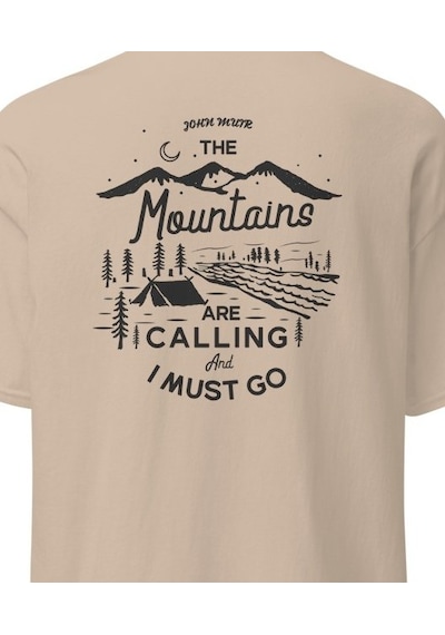 Wildstyle The Mountains Are Calling I Must Go Dağcı Baskılı Unisex Pamuklu Tişört Camel