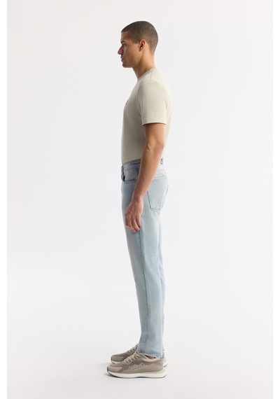 Avva Erkek Açık Mavi Klasik Bel Pamuklu Eskitme Yıkamalı Berlin Slim Fit Jean Pantolon A51y3525