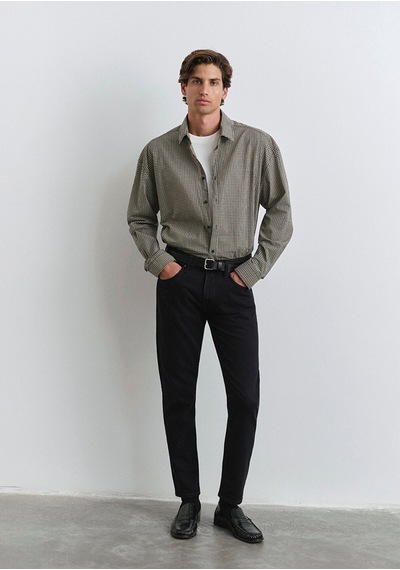 Mavi Milan Classic Denim Yıkamalı Siyah Jean Pantolon 0081090642 Washed Black Classic Comfort Mavi Milan Classic Denim Yıkamalı Siyah Jean Pantolon 0081090642 Washed Black Classic Comfort