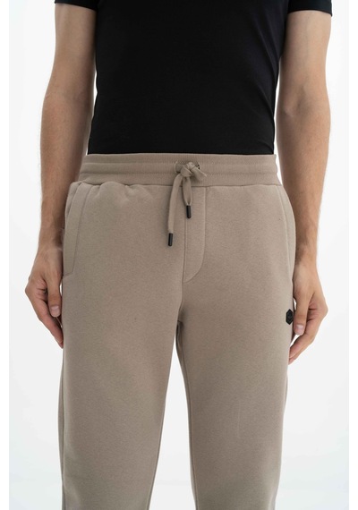 AR-MA Arma Erkek Regular Fit Cepli Arka Cep Fermuarlı Basic 3 İplik Şardonlu Dar Paça Lastikli Eşofman Altı 001 AR-MA Arma Erkek Regular Fit Cepli Arka Cep Fermuarlı Basic 3 İplik Şardonlu Dar Paça Lastikli Eşofman Altı 001