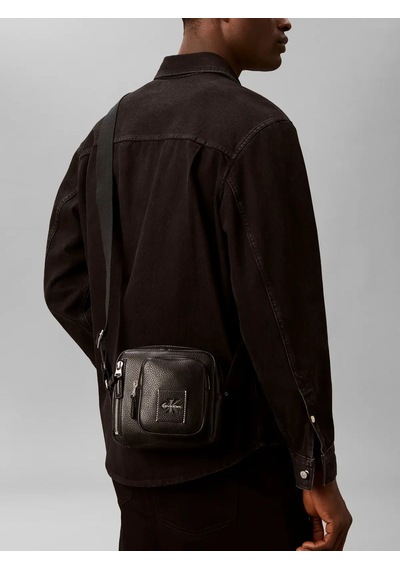Calvin Klein Bold Pebble Square C, Ub1 Siyah Erkek Çapraz Çanta