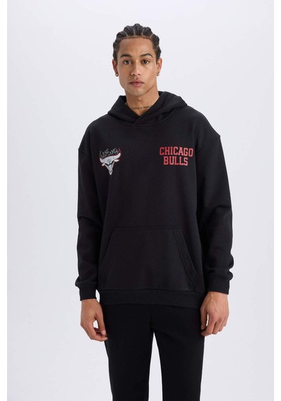 DeFactoFit NBA Chicago Bulls Boxy Fit Kapüşonlu Sırt Baskıllı Kalın Sweatshirt D6574AX25SPBK81