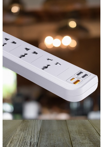Mc18 8in1 3 Adet Usb 1 Adet Type-c Ve 4 Adet Fuchsia Priz Dönüştürücü 2m
