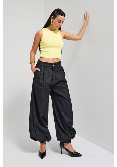 Itsbasic Kadın Su Yıkama Siyah 7s6-51 Jogger Fit Paça Detaylı Özel Tasarım Denim Jean