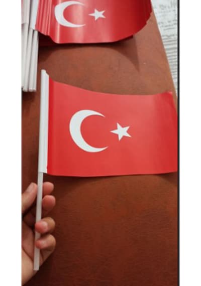 80 Adet Çubuklu Kağıt Türk Bayrağı Çıtalı Sopalı Ayyıldız Baskılı Bayrak 23 Nisan 19 Mayıs Süsleme Tüm Yaşlar